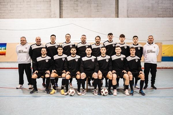 
	La rosa del Futsal Pontedera che sfida il Recanati nella gara di andata del 1&deg; turno dei playoff in serie B

