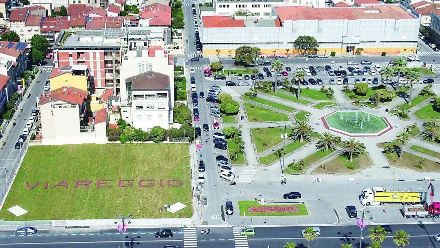 Viareggio “chiama” il Giro d’Italia: maxi scritta nel nuovo parco