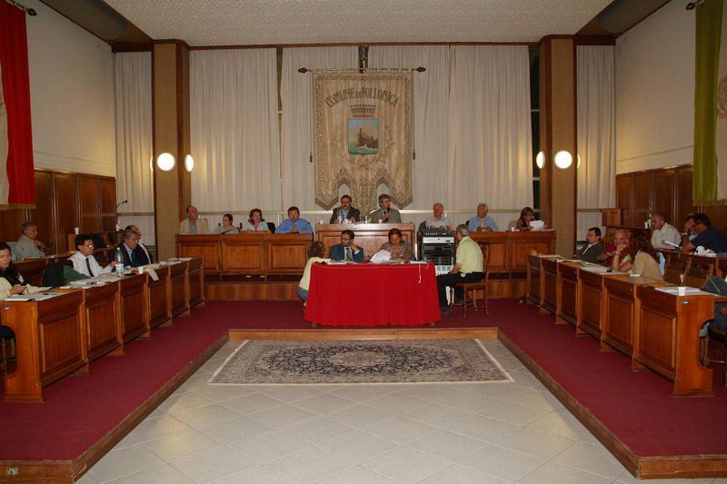 Indennità, a Follonica la giunta restituisce al ministero 15mila euro di aumento