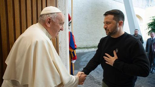 Papa Francesco tiene accesa la speranza