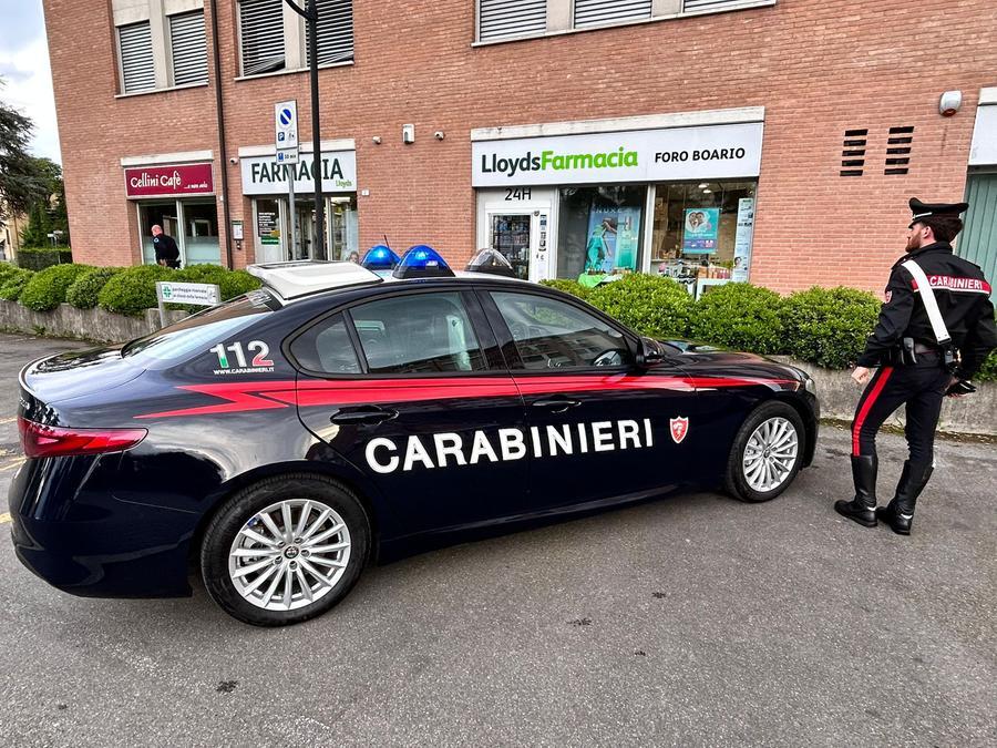 Assaltano due farmacie in un’ora, due denunciati