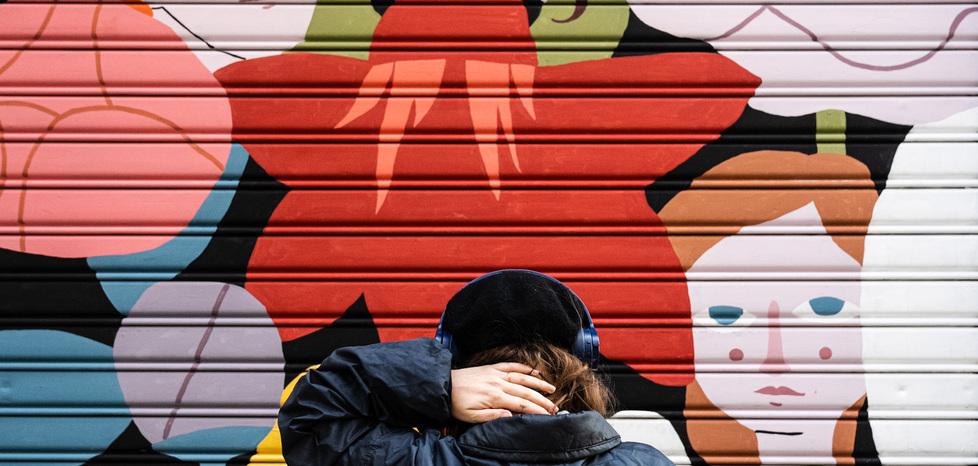 Clan, la rivoluzione positiva che colora le saracinesche chiuse a Grosseto