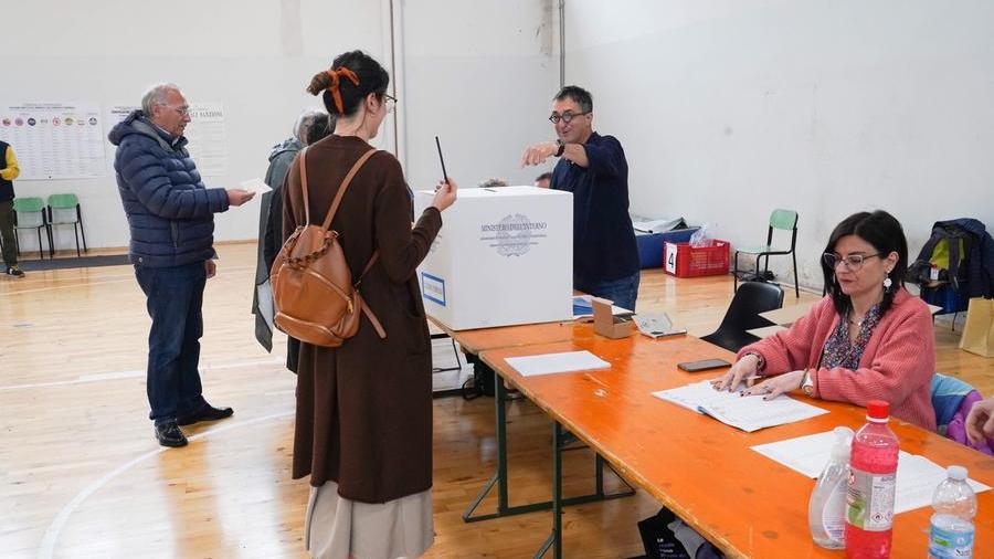 Quattro Comuni da oggi al voto: alle urne alle 23 il 43,89% degli elettori
