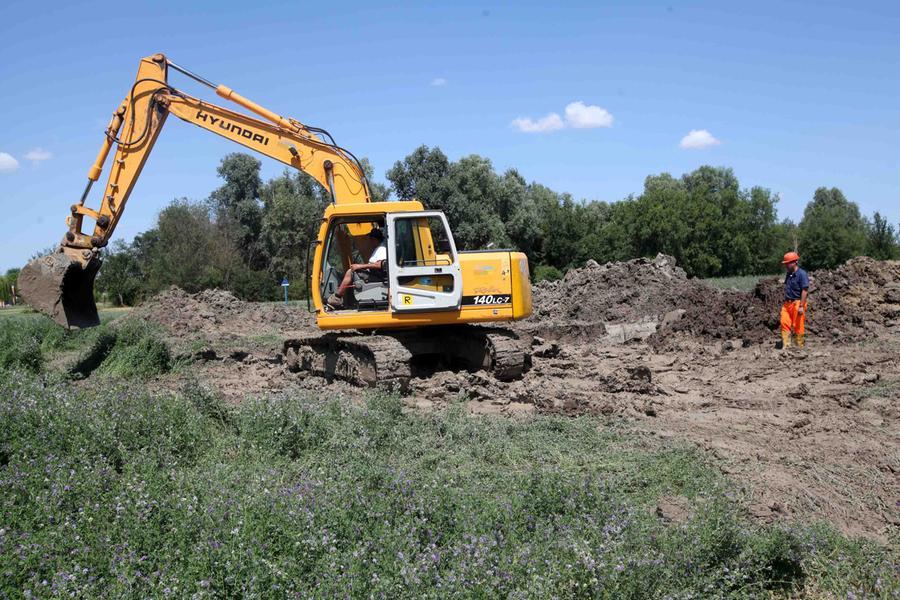 Si rompe una tubatura dell’acqua. A secco comuni e frazioni