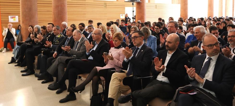 Il procuratore nazionale antimafia: «Il crimine è padrone del web»