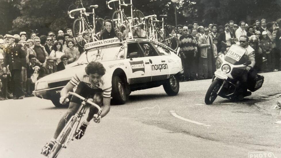 ll bresciano Roberto Visentini impegnato nella cronometro del 1984 dentro le Mura vinta da Francesco Moser