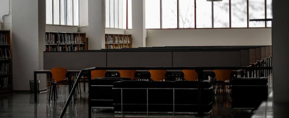 Il detenuto si laurea dietro le sbarre: prove di normalità anche a Bancali