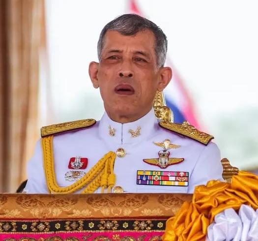 Il re spendaccione e nemico della satira