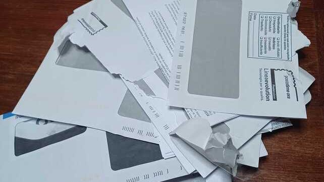 Cecina, lettere e bollette in ritardo. I cittadini: «Siamo penalizzati»