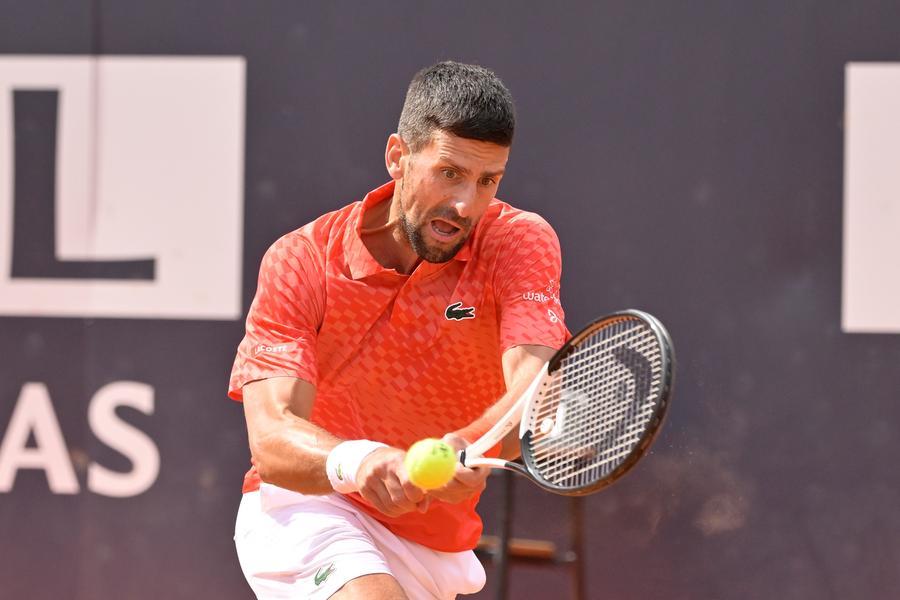 Djokovic: «Non sono no vax. Federer e Nadal? Tra rivali impossibile essere amici»
