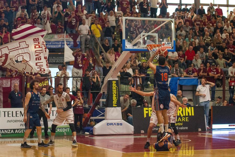 «Arbitri e giocatori aggrediti a fine gara». Tre giornate di squalifica al campo della Libertas. Ecco cosa succede adesso