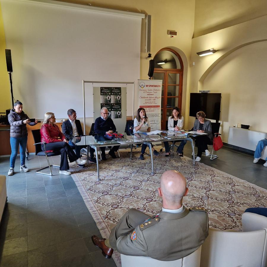 La partita della solidarietà tra la nazionale Vip Sport e le Vecchie Glorie della Torres