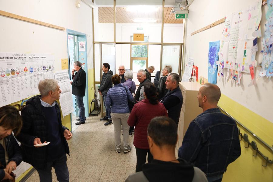 Comunali, a Pescia si va al ballottaggio: è sfida a due tra Franchi e Brizzi