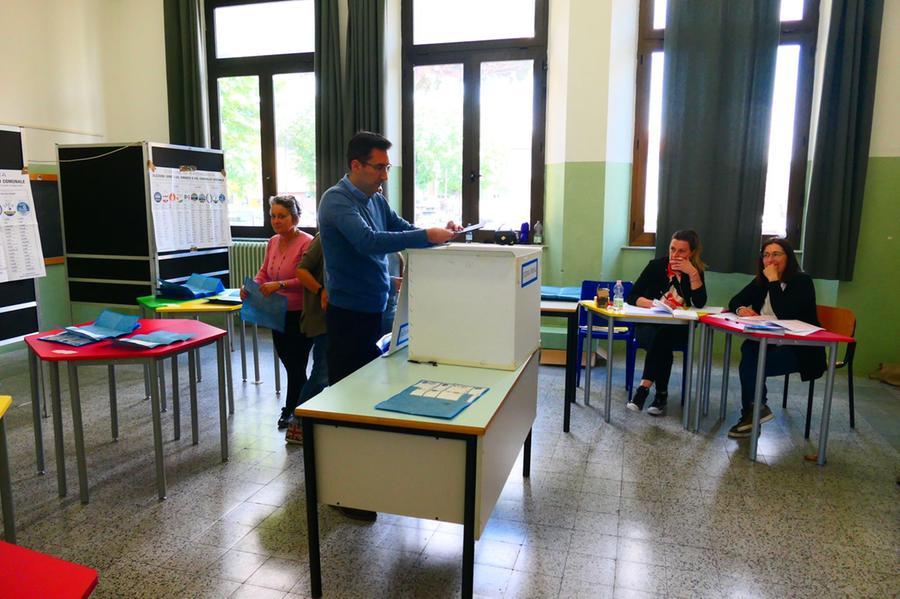 Elezioni Pietrasanta, un turno non basta: è ballottaggio tra Giovannetti e Borzonasca