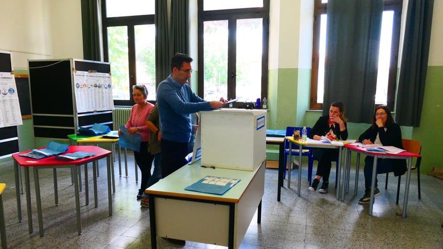 Elezioni Pietrasanta, un turno non basta: è ballottaggio tra Giovannetti e Borzonasca