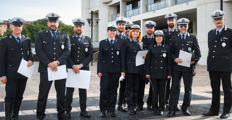 Modena Violenta aggressione a tre ragazze in via Guarini Premiati gli agenti per l’arresto del rapinatore 