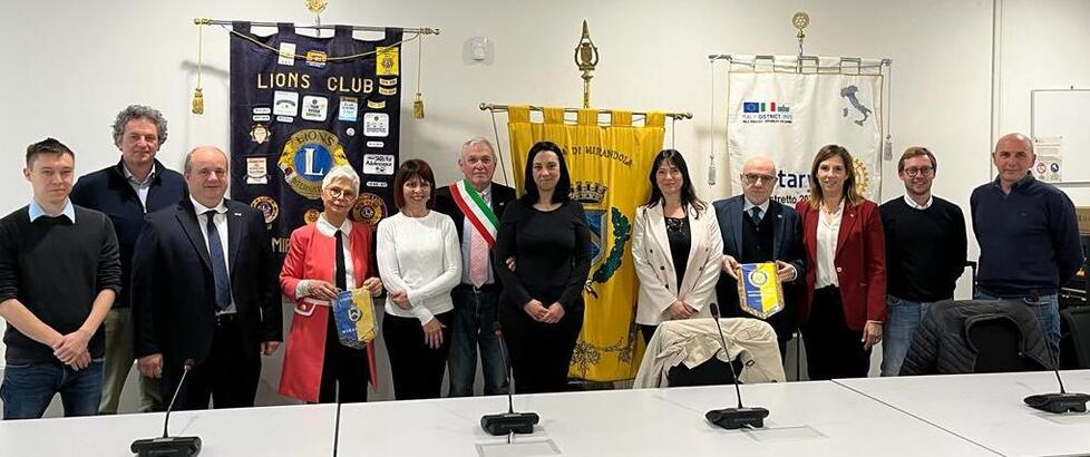 Donati sei defibrillatori a Mirandola