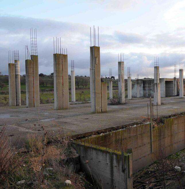 Strade, ponti, scuole e cantieri abbandonati: segnalateci le incompiute