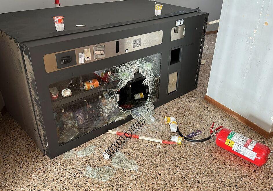 Una macchinetta sfasciata