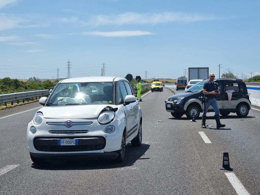 Scontro sulla camionale a Porto Torres: due donne ferite