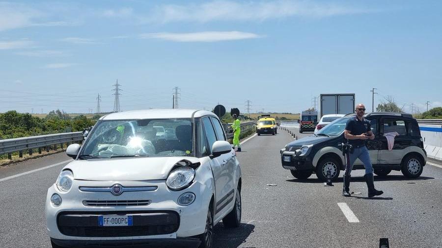 Scontro sulla camionale a Porto Torres: due donne ferite