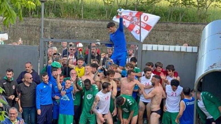 La salvezza è un mezzo miracolo. Cronaca di una stagione difficile