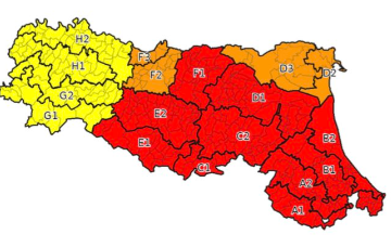 Maltempo, allerta rossa anche il 17 maggio. Situazione complicata in Romagna. Nel Modenese ponti chiusi dalle 20.  Piccola frana a Monte Orsello