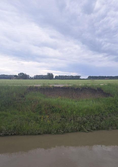 Diamantina, via Canal Bianco ancora chiusa: le sponde non reggono più