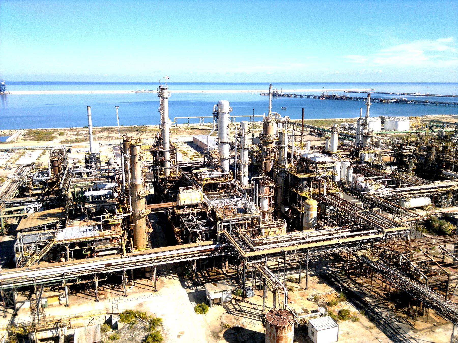 Sbloccati 9 milioni per gli operai di Porto Torres e Portovesme