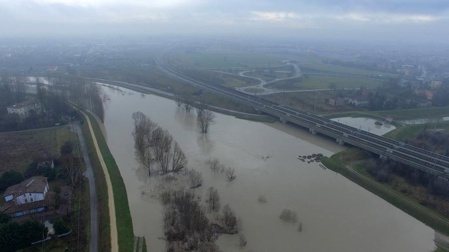 Emergenza maltempo Protezione civile al lavoro sugli argini