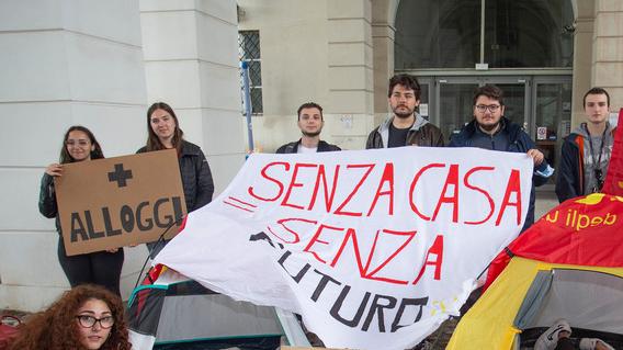 Modena Giovani dem all’attacco del governo «Da Roma nessun piano per gli affitti»