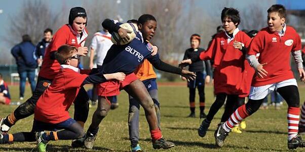 «Campi da rugby davanti alla piscina Ma il Comune di Carpi deve fare la sua parte» 
