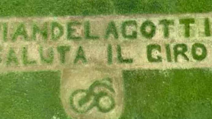 La passione più forte di freddo, vento e pioggia Piandelagotti saluta il passaggio del Giro d’Italia