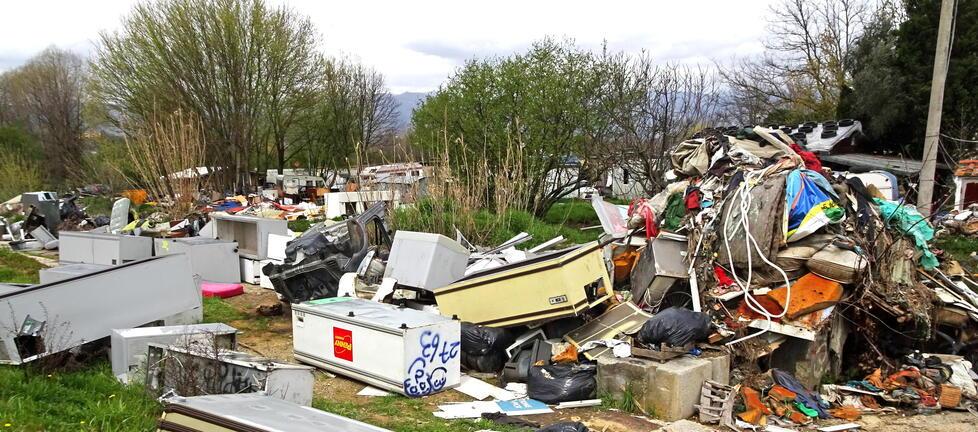 Pistoia, discariche all’ex campo di volo: aperti in procura 34 fascicoli penali