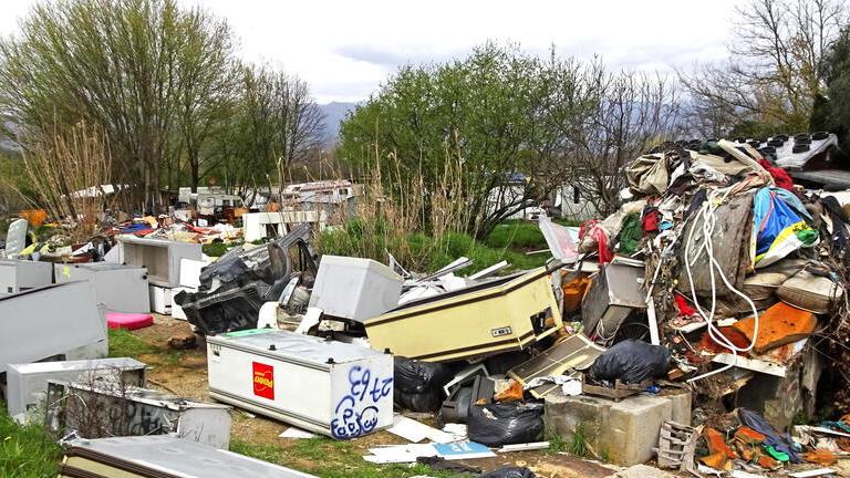 Pistoia, discariche all’ex campo di volo: aperti in procura 34 fascicoli penali