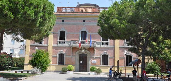 Cecina, lavori a Villa Flora: cantieri pronti a partire ma al Comune manca la proprietà