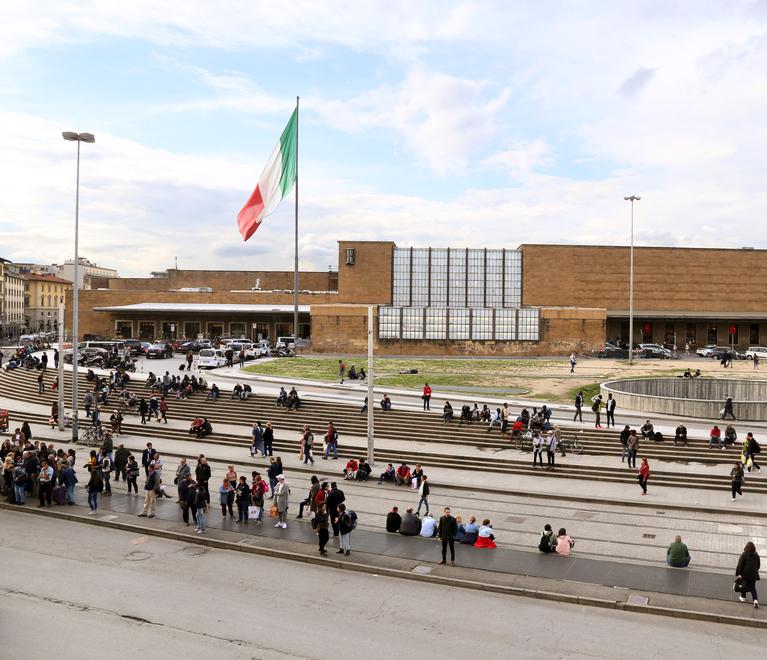 Firenze, la Municipale alla stazione contro i baby rapinatori