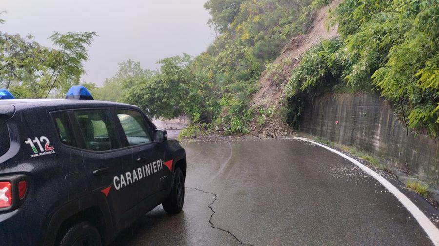 Frana sulla provinciale di Baiso: ieri qui è passato il Giro d’Italia