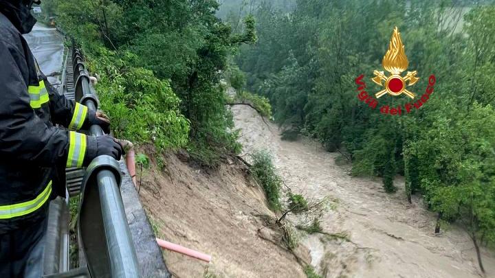 Ancora maltempo in Toscana, frane sulle strade dell’Alto Mugello: evacuate alcune case. Prolungata l’allerta meteo