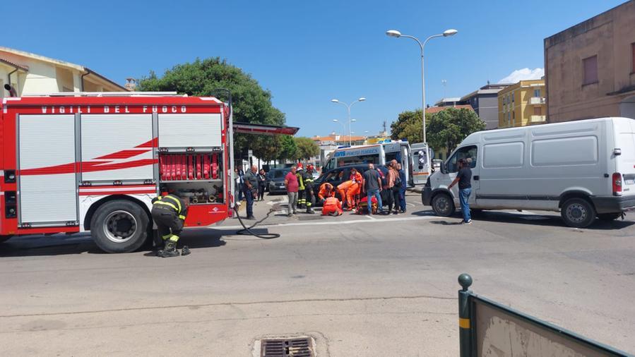 Porto Torres, furgone contro auto: ferita una donna
