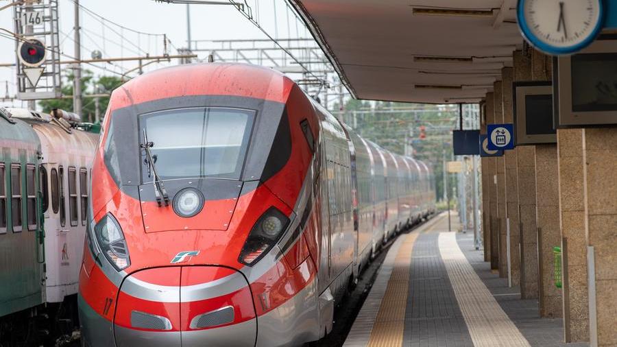 Maltempo, nelle prossime ore ancora disagi e ritardi per i treni in Toscana