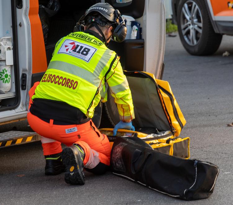 Vignola. I colleghi del bidello trovato ferito in strada «Facciamo il tifo per te» 