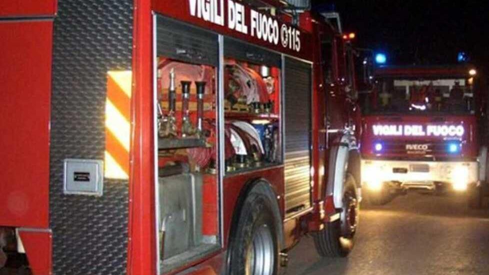 Rogo all’ex asilo di San Possidonio: vigili del fuoco al lavoro per tre ore