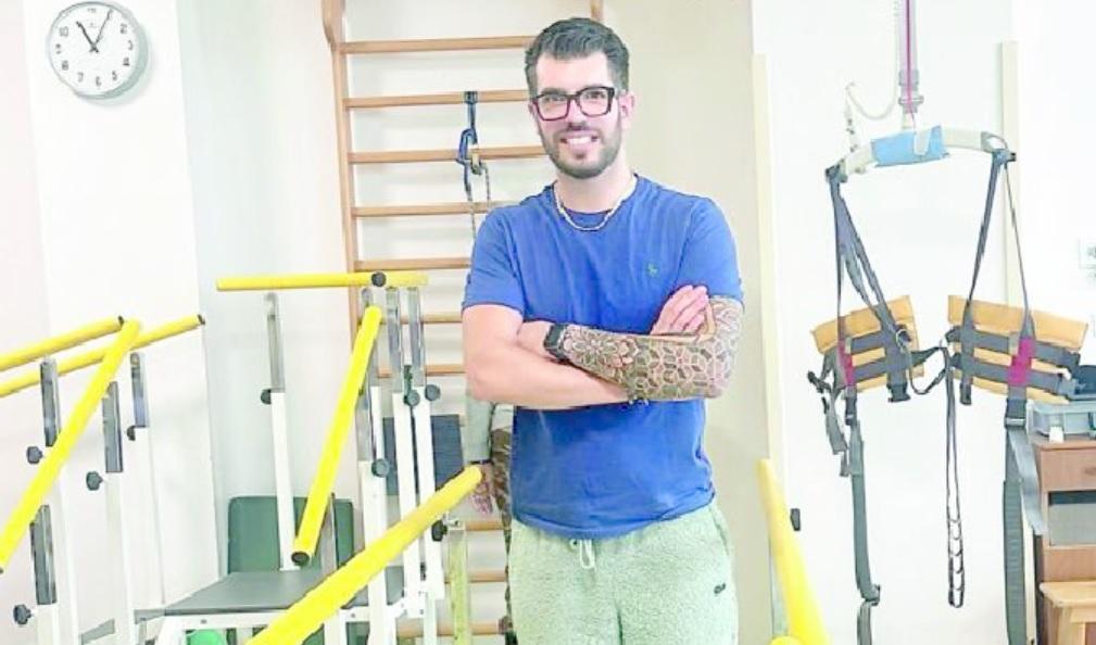 Il miracolo di Fabio il fighter: «Ero paralizzato, ora sto in piedi»