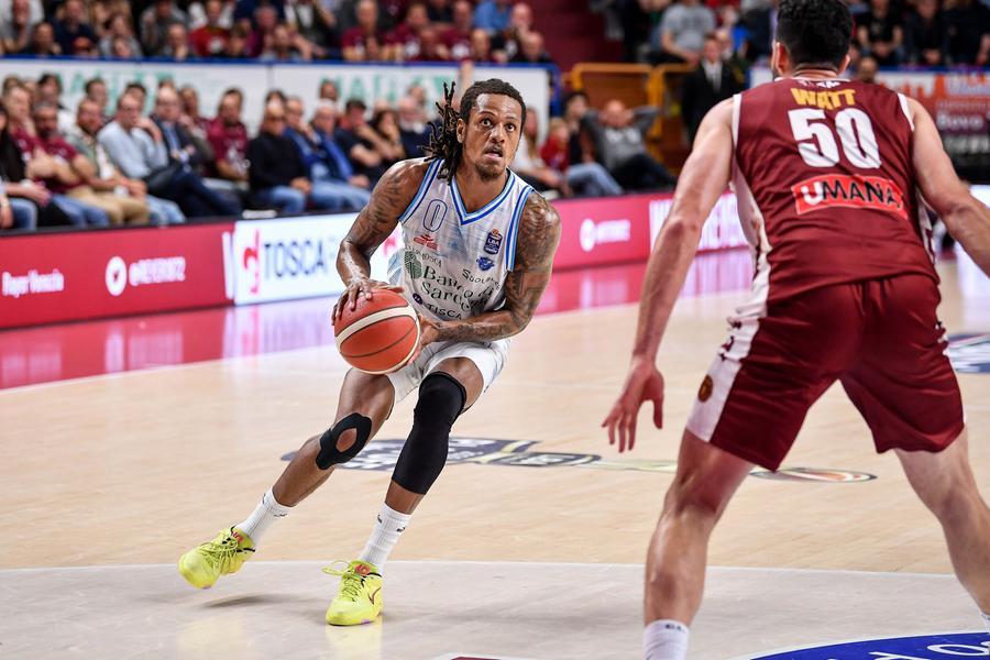 Dinamo contro Venezia, caldissima gara 3 al Palaserradimigni