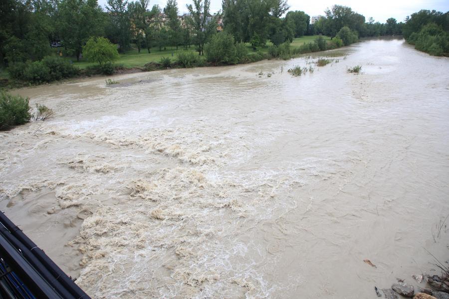 Maltempo, Passa La Piena Del Reno. Viabilità Limitata In Alcune Strade ...