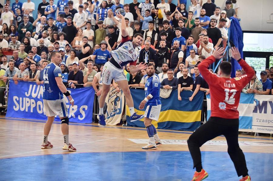 
	Grbavac al tiro nella finale di Fasano

