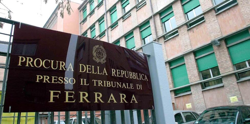 Ferrara, «Condannatelo per maltrattamenti dopo il matrimonio combinato»