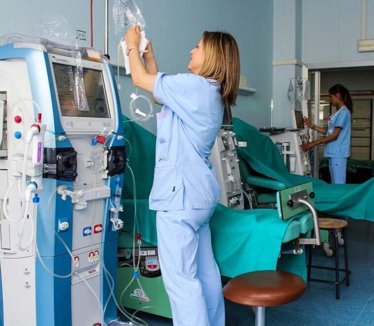 Sardegna vietata ai turisti dializzati: prenotazioni negate dagli ospedali 
