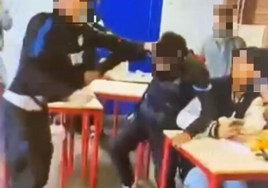 Un fermo immagine della lite